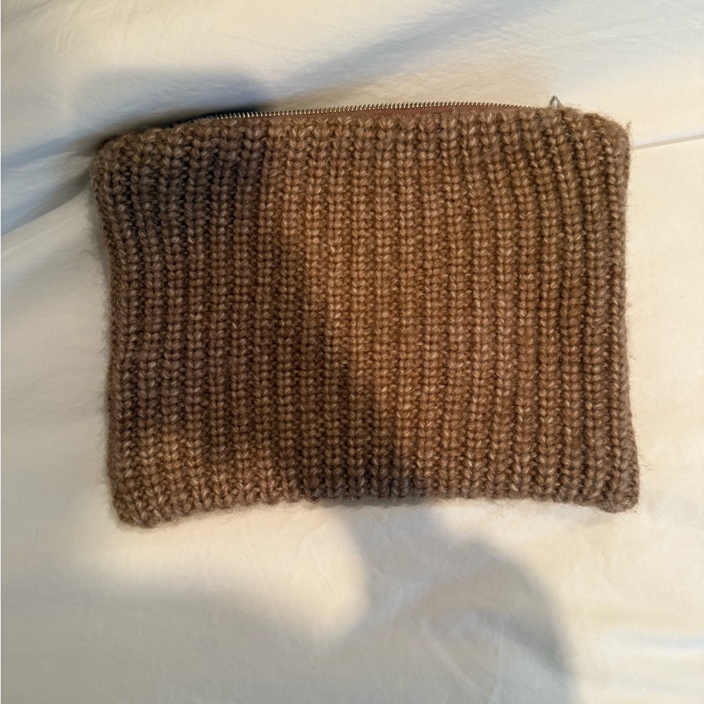 DH New York rare knitted clutch/cosmetic case brown